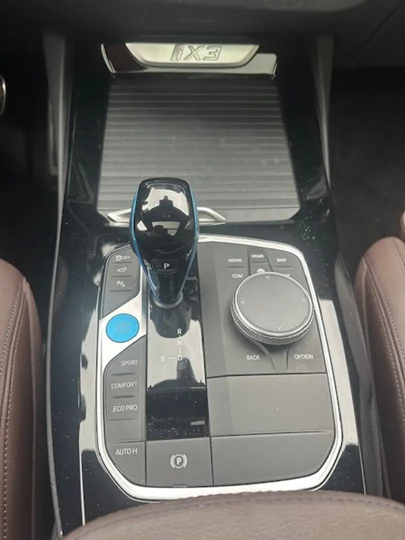 BMW iX3 iX3 Impressive Dark Shadow M pakket Šedá - 2