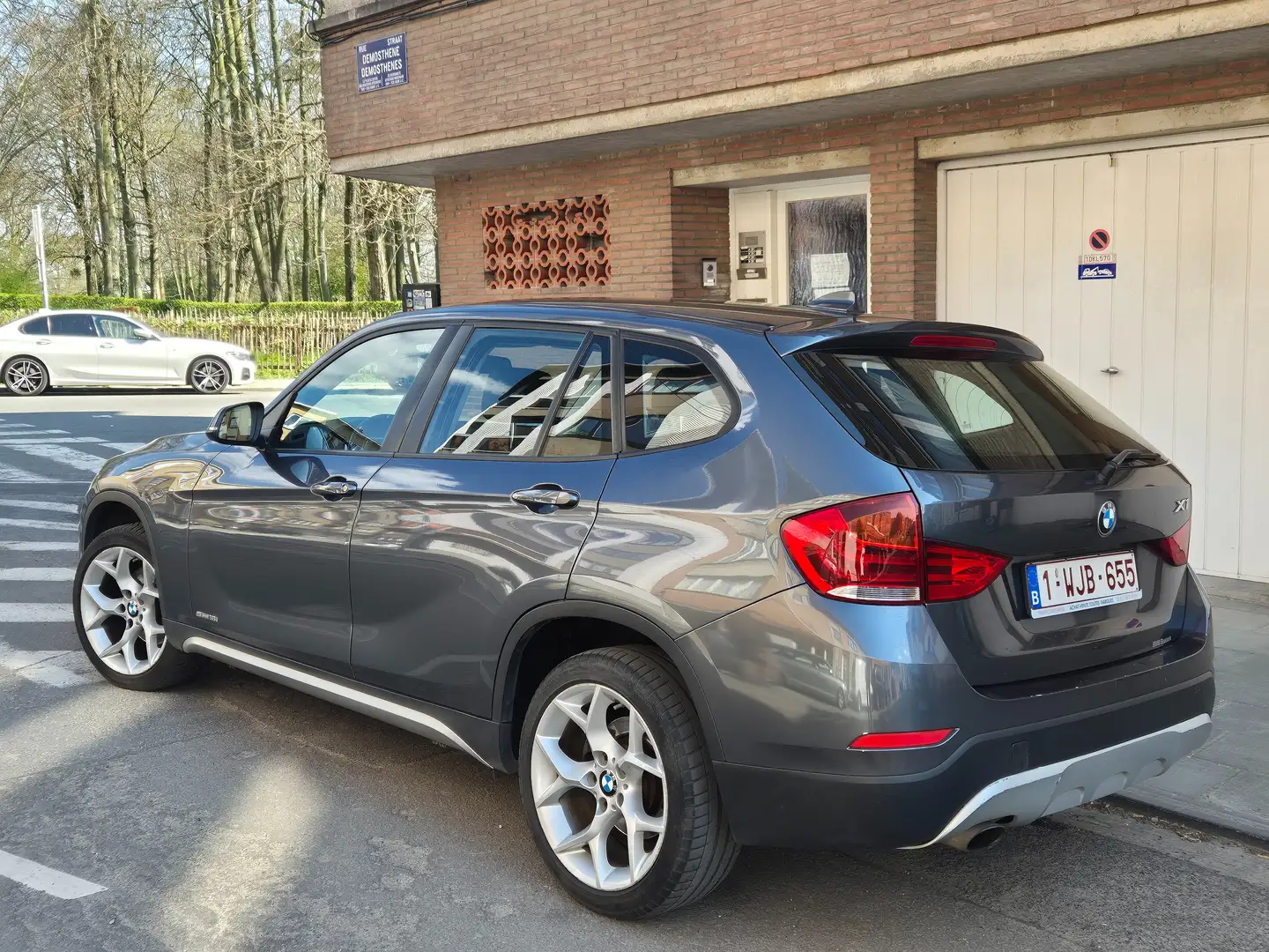 BMW X1 2.0i ESSENCE    CT ET CAR PASS  OK.  115000 KM Gris - 2