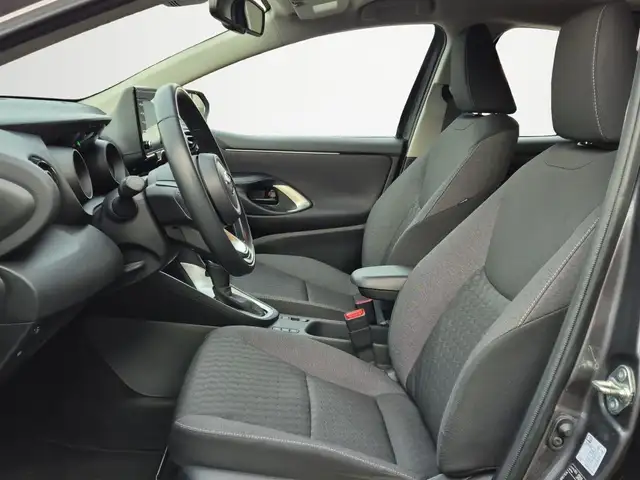 Toyota Yaris view 9