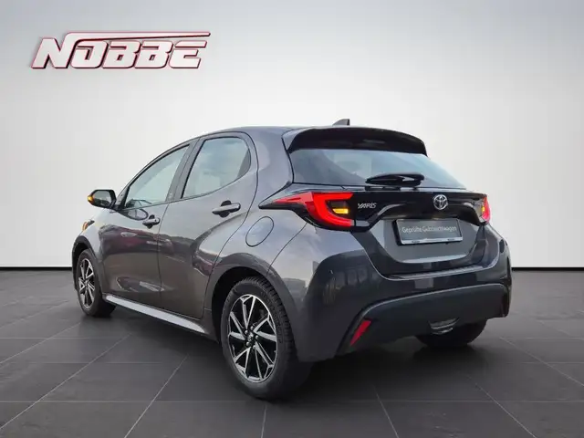 Toyota Yaris view 3