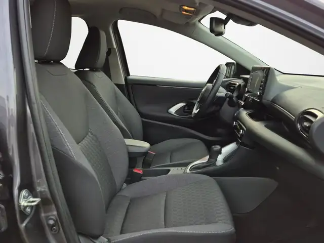 Toyota Yaris view 15