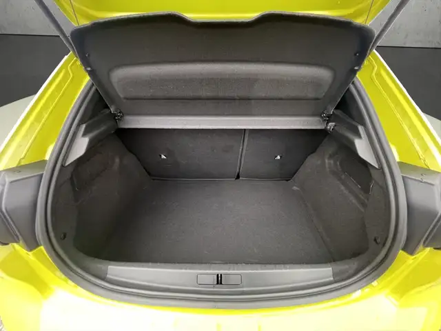 Peugeot 208 view 7