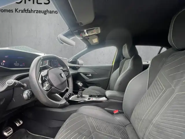 Peugeot 208 view 9