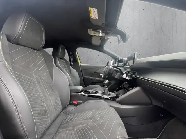 Peugeot 208 view 13