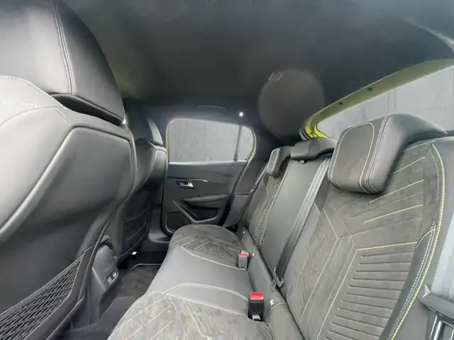 Peugeot 208 view 8