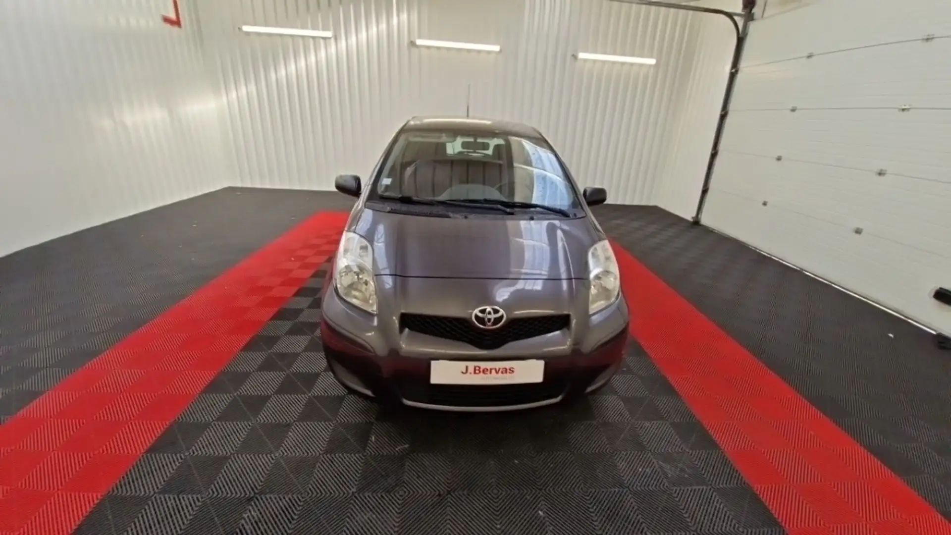 Toyota Yaris 69 VVT-I In - 2