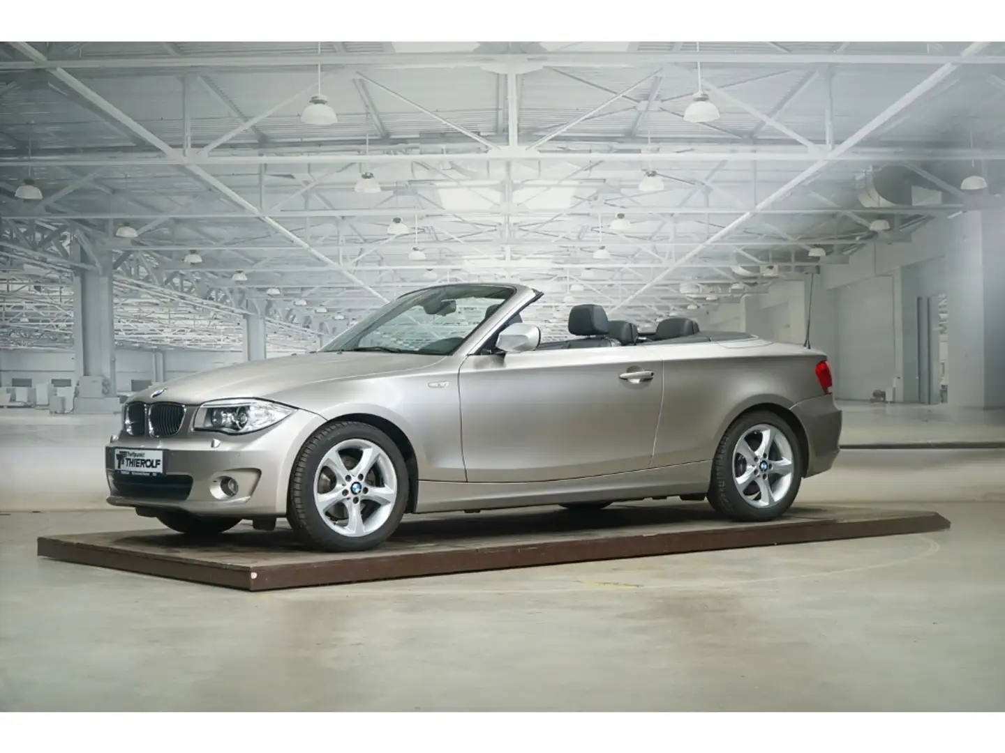 BMW 120 i Cabrio PDC Klimaautomatik -nur Gewerbe! Beige - 1