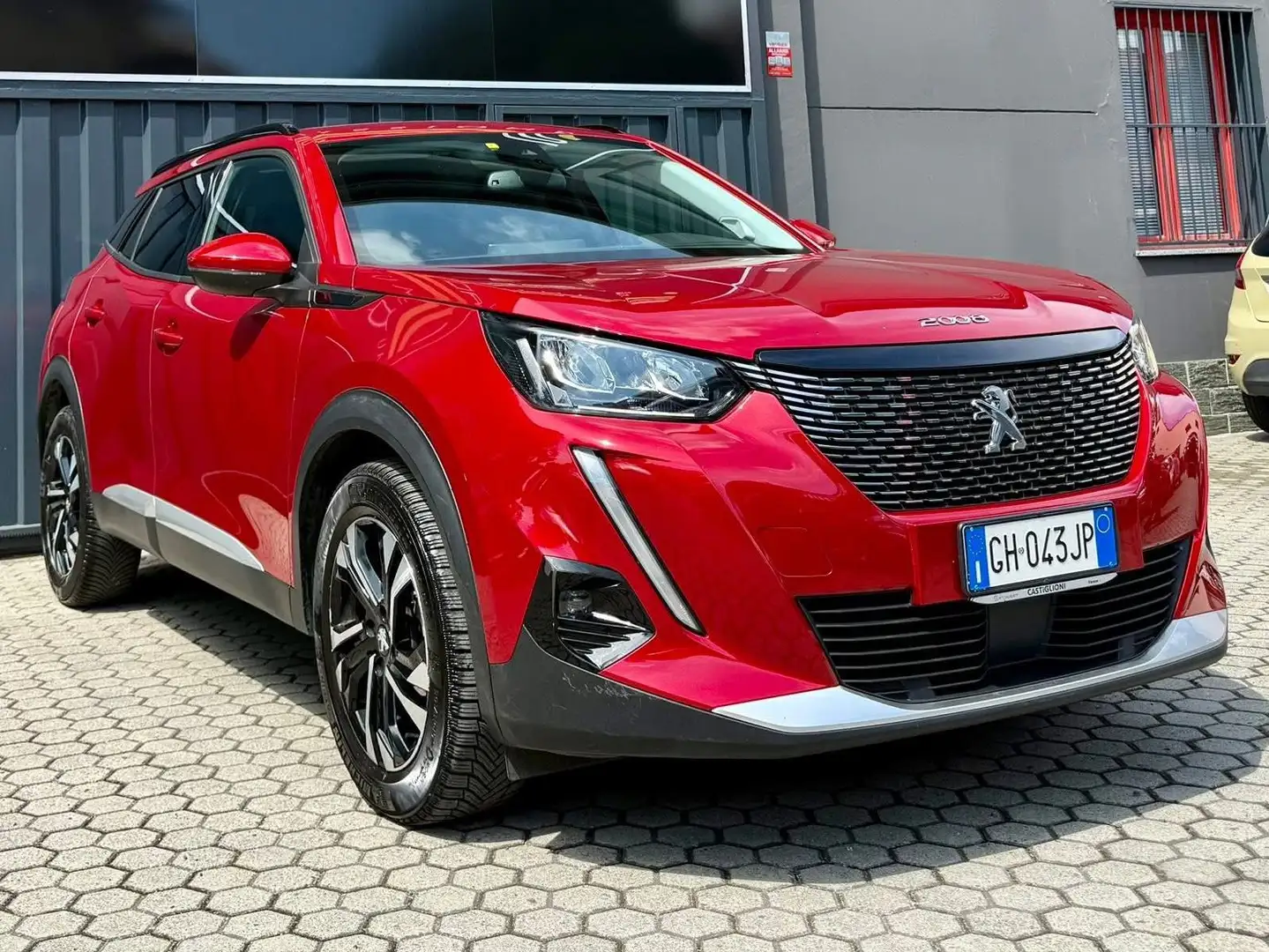 Peugeot 2008 2008 1.2 BENZINA EURO 6  NEOPATENTATI Rood - 2