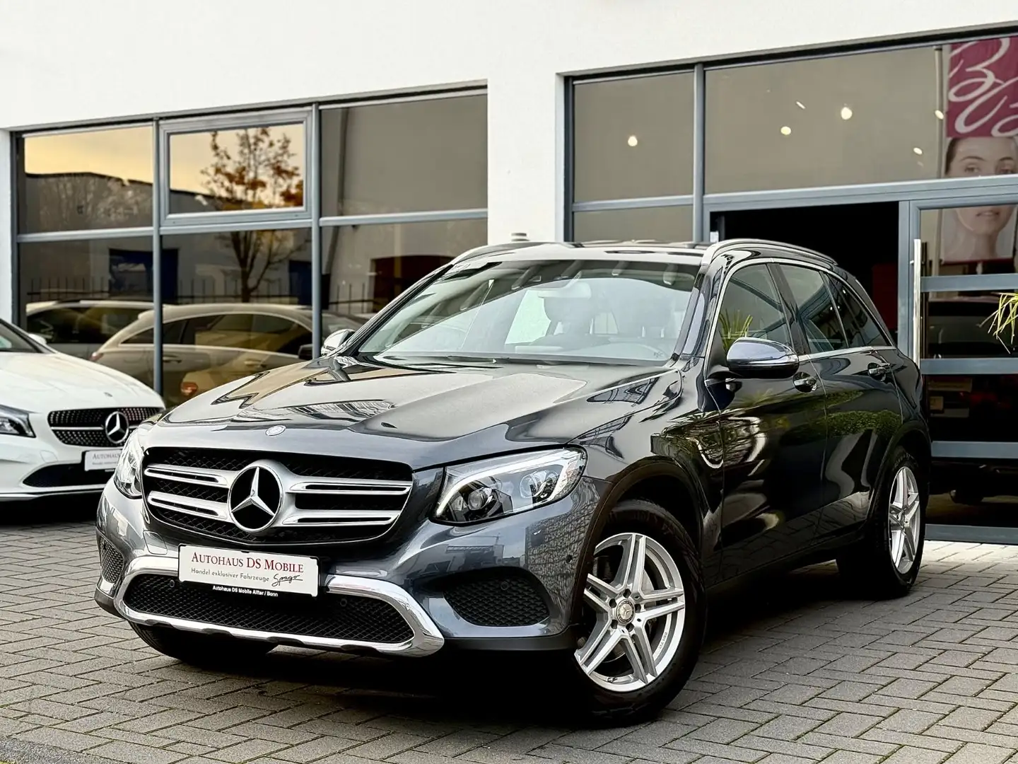 Mercedes-Benz GLC 250 d 4Matic Memory/Navi/AHK Gris - 1