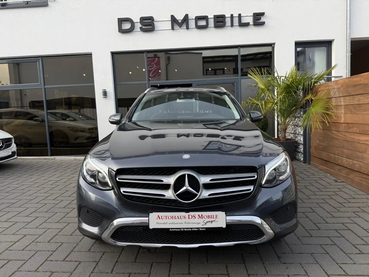 Mercedes-Benz GLC 250 d 4Matic Memory/Navi/AHK Grau - 2