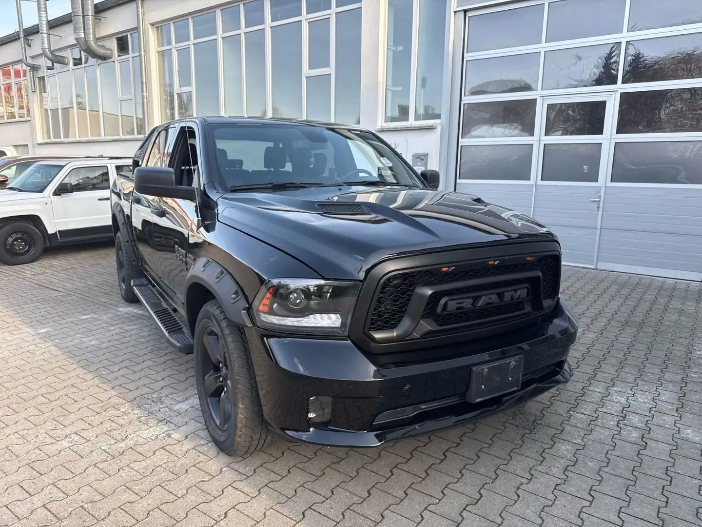 Dodge RAM Sport, 4x4 ,5.7 Hemi,Crew Cab, Schwarz - 2