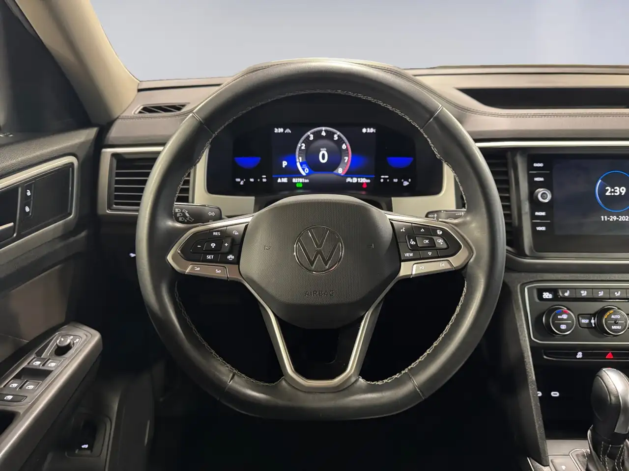 Volkswagen Atlas снимка Volkswagen Atlas