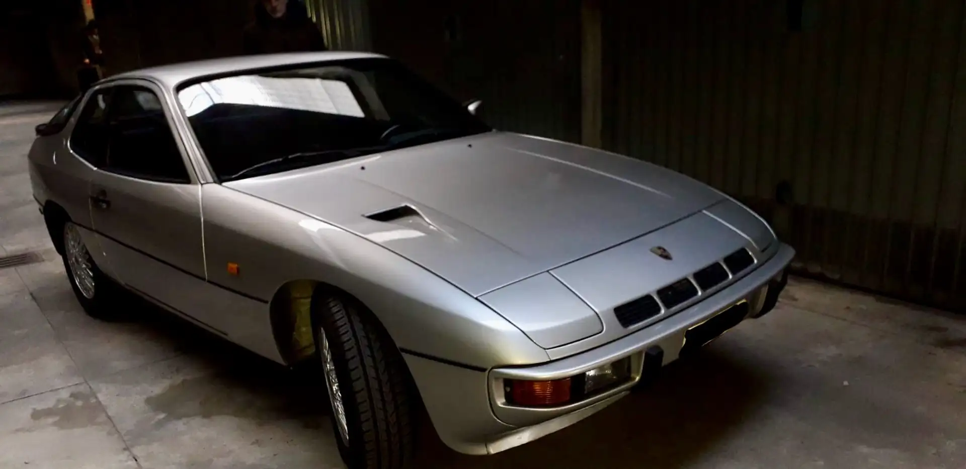 Porsche 924 2.0 Turbo - 1