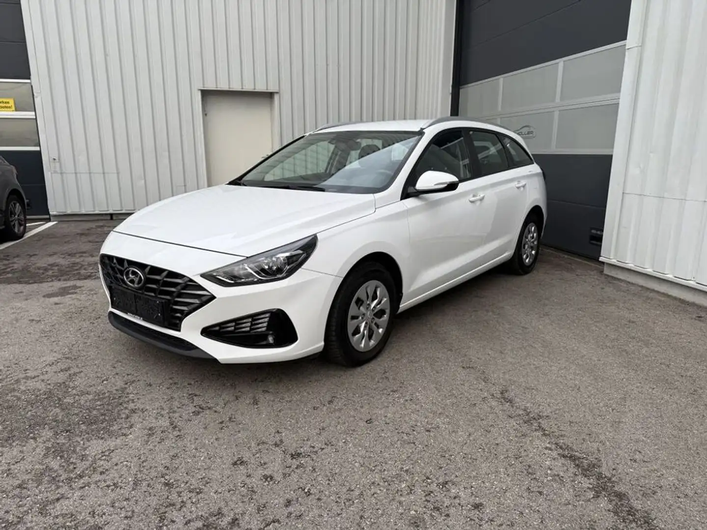 Hyundai i30 i Line Weiß - 1