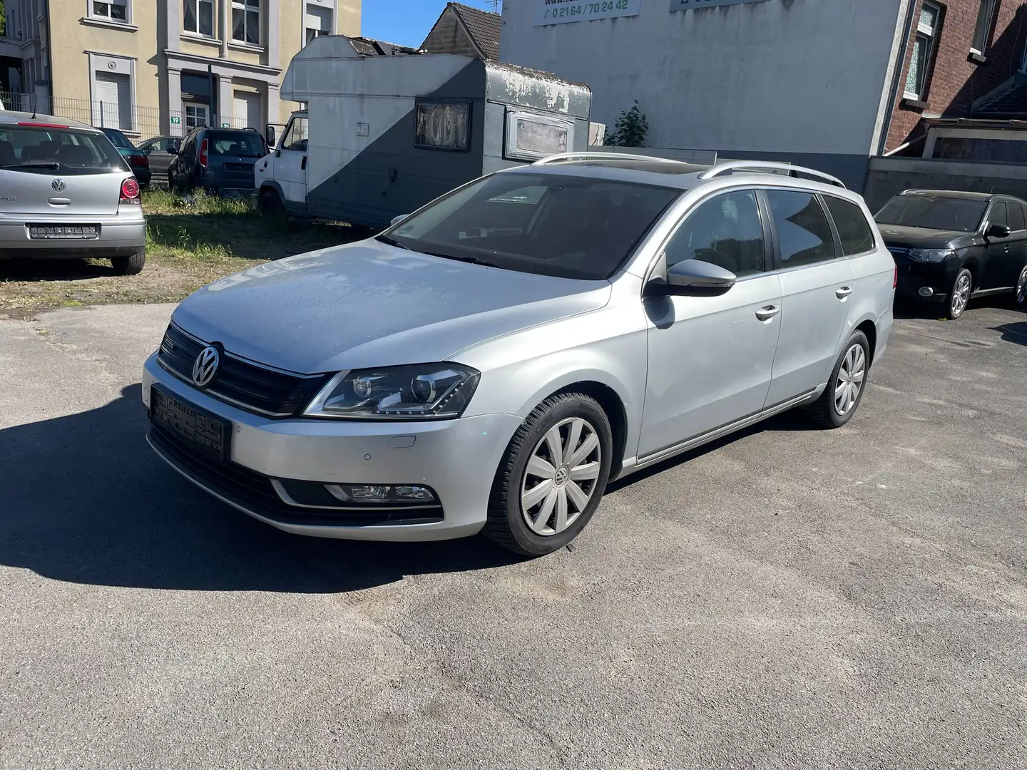 Volkswagen Passat Variant Trendline | Panorama | Kamera | Grau - 1