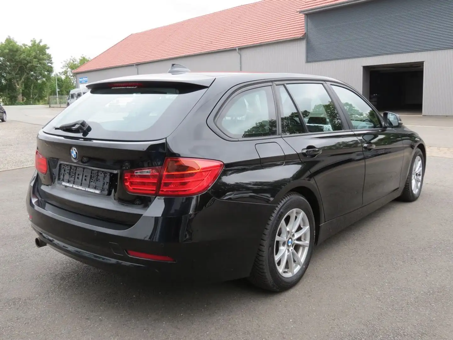 BMW 320 d Touring F31 Bi-Xenon Navi Noir - 2