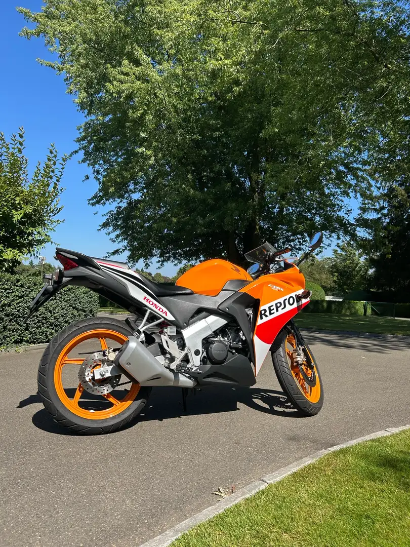 Honda CBR 125 Repsol - 1