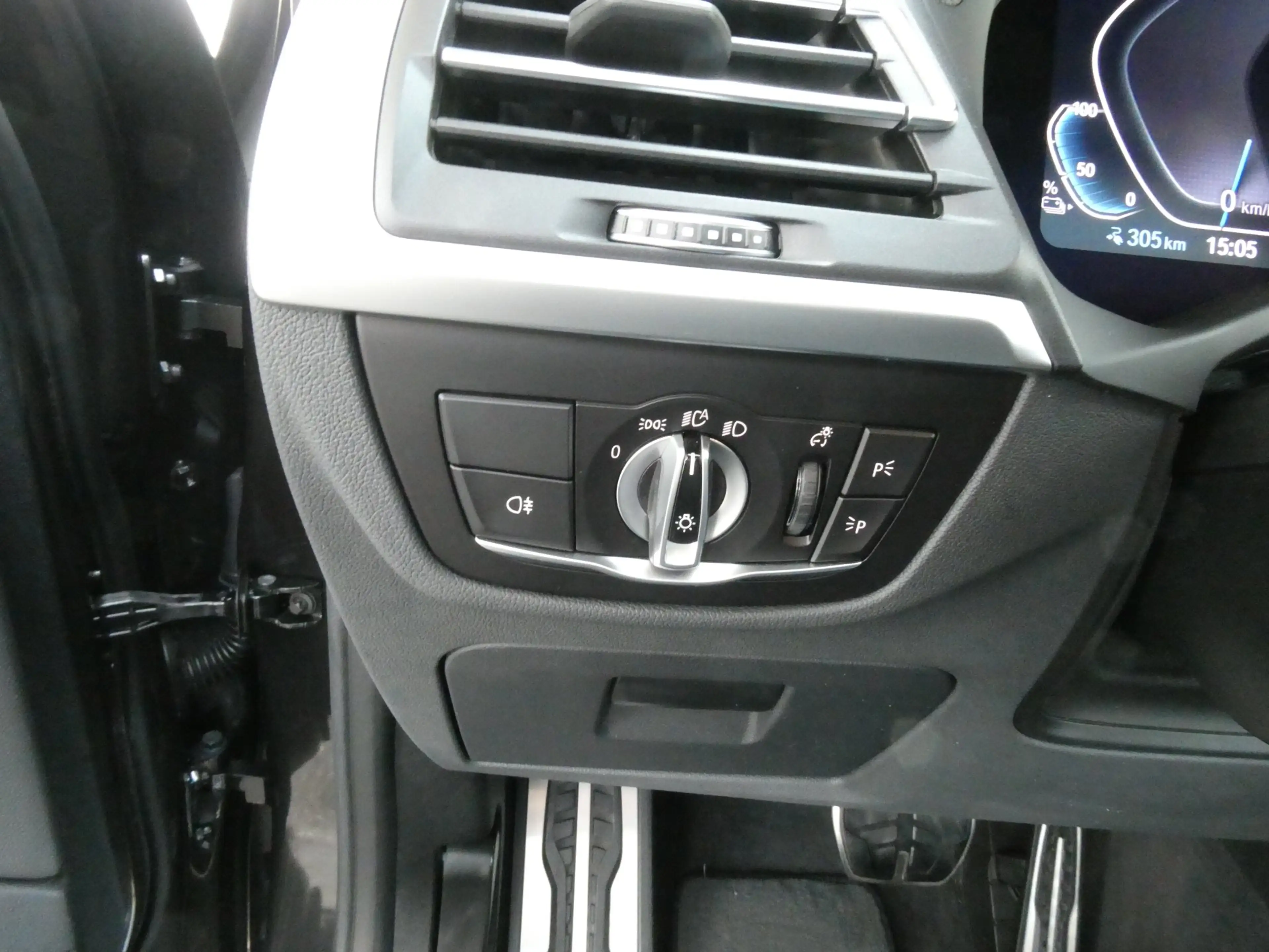 BMW iX3 M — photo 13
