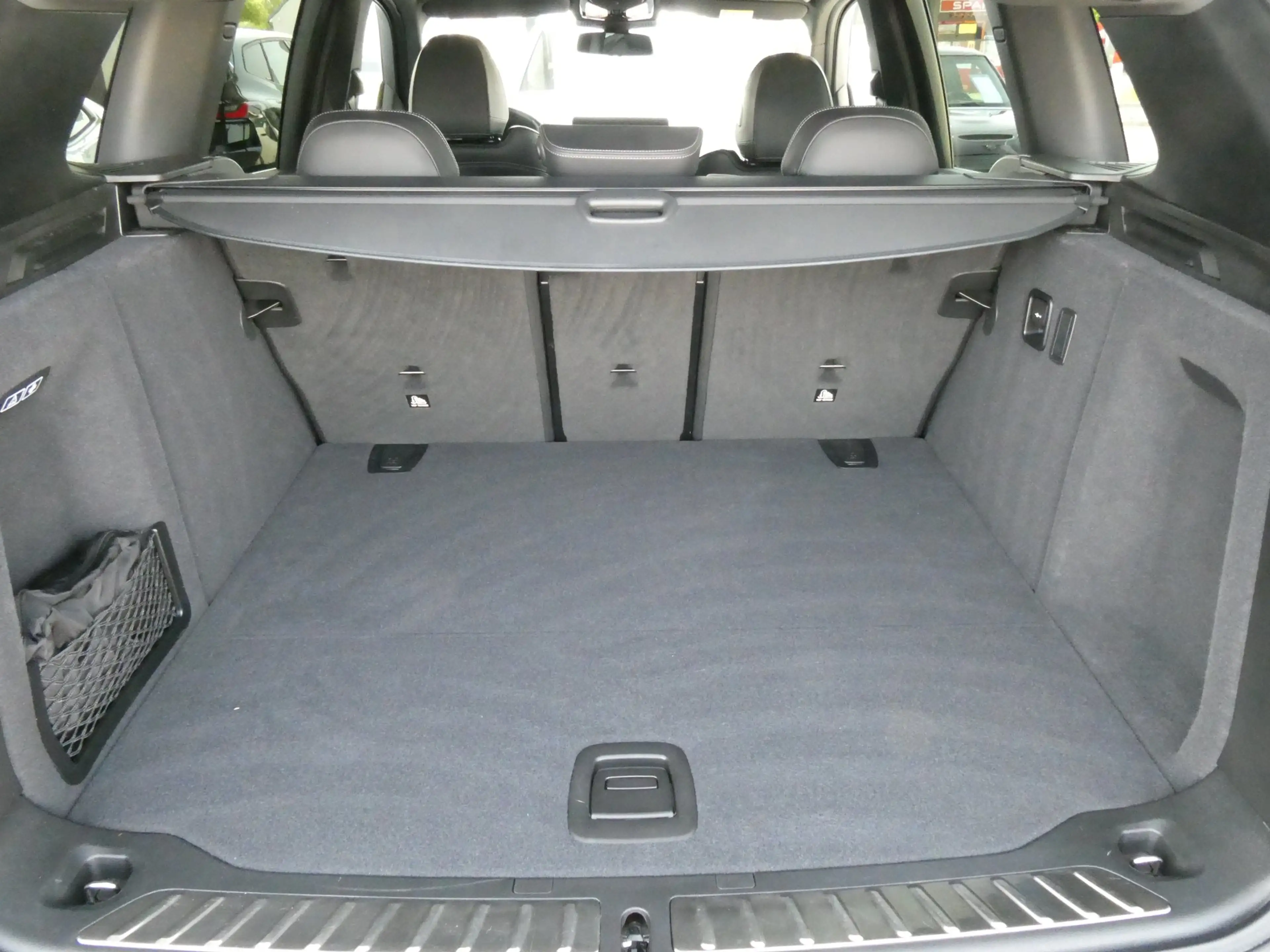 BMW iX3 M — photo 4