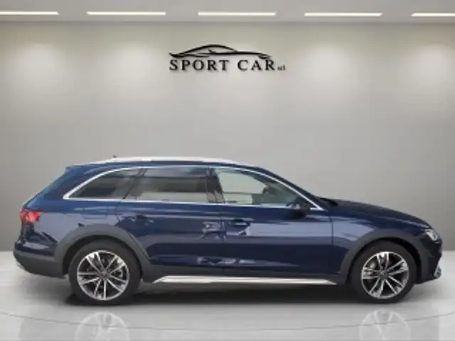 Audi A4 view 9
