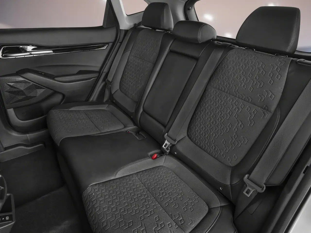 Kia Seltos снимка Kia Seltos