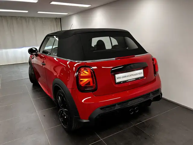 Mini Convertible view 10