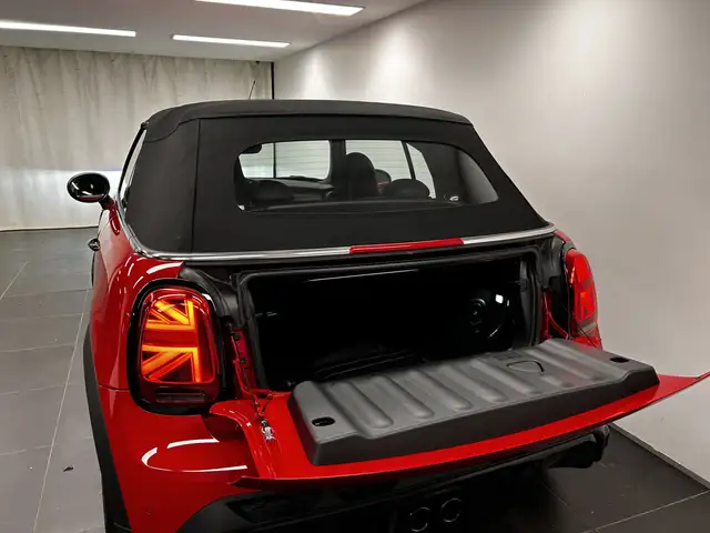 Mini Convertible view 11