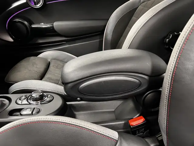 Mini Convertible view 15