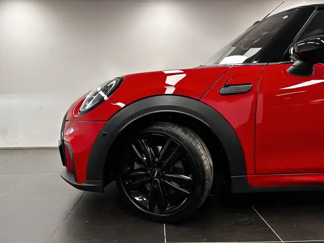 Mini Convertible view 8