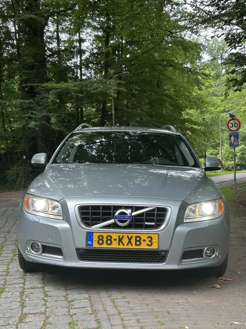 Volvo V70 3.0 T6 AWD Summum Grijs - 1