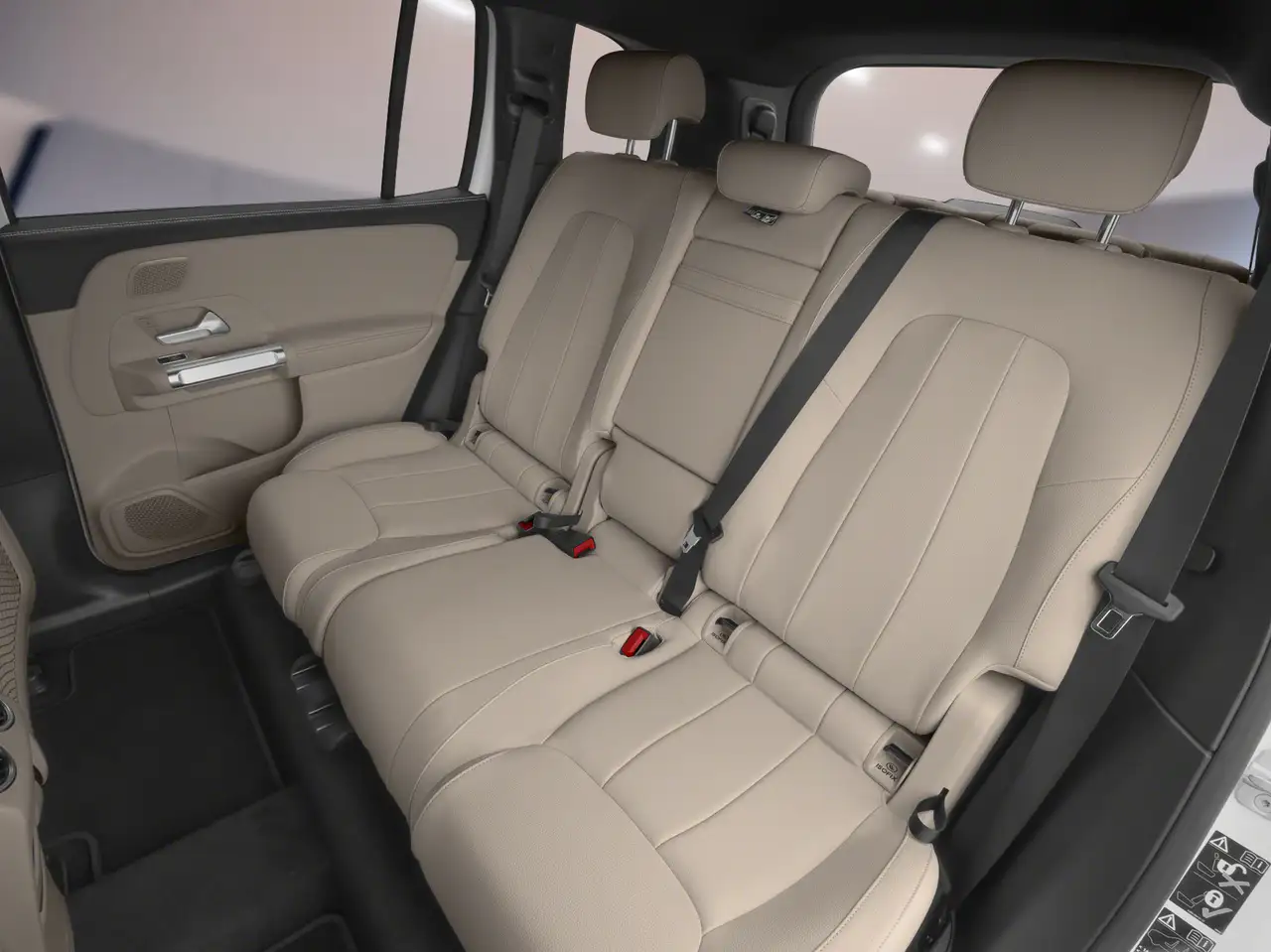 Mercedes-Benz EQB снимка Mercedes-Benz EQB