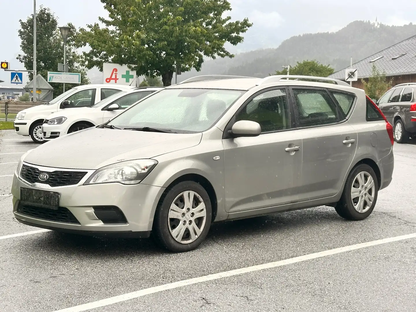 Kia Ceed SW / cee'd SW cee'd SW 1,6 CRDi Cool Surf / Klima / Diesel ...u Grau - 2