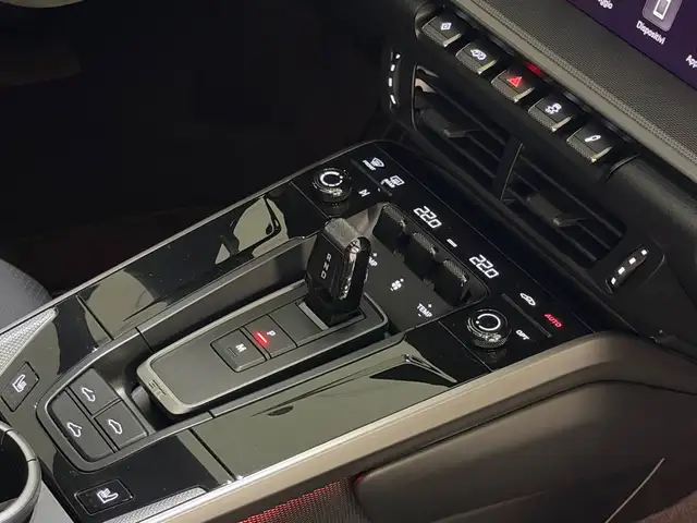 Porsche 911 view 12