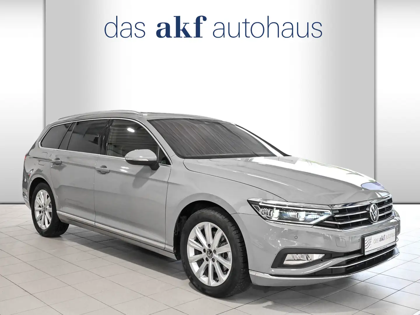 Volkswagen Passat Variant 2.0 TDI DSG Elegance-Navi*AHK*Kamer Gris - 2