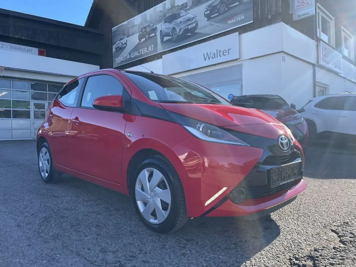 Toyota Aygo 1,0 VVT-i x-play Rot - 2