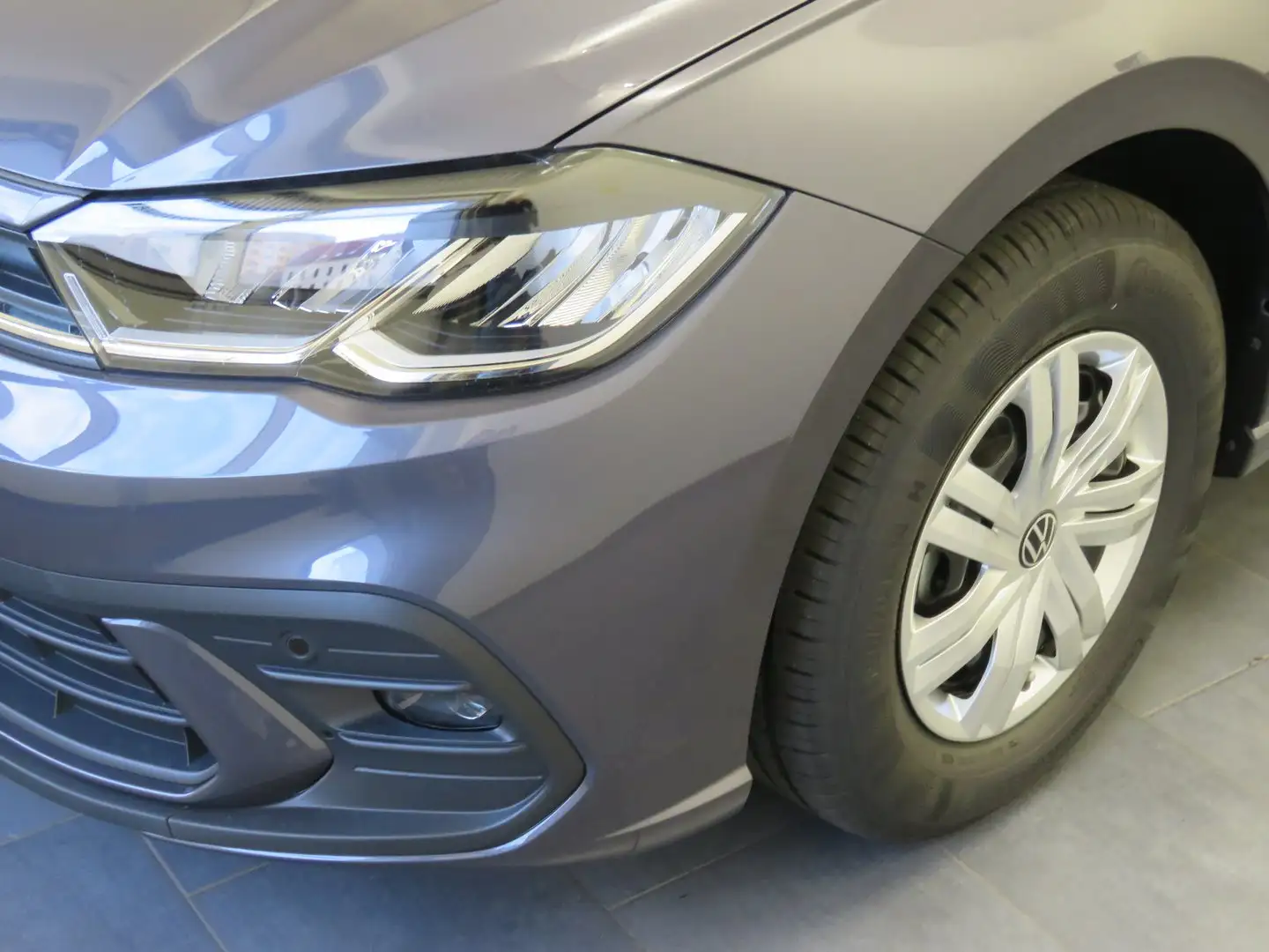 Volkswagen Polo 4Me Grau - 2