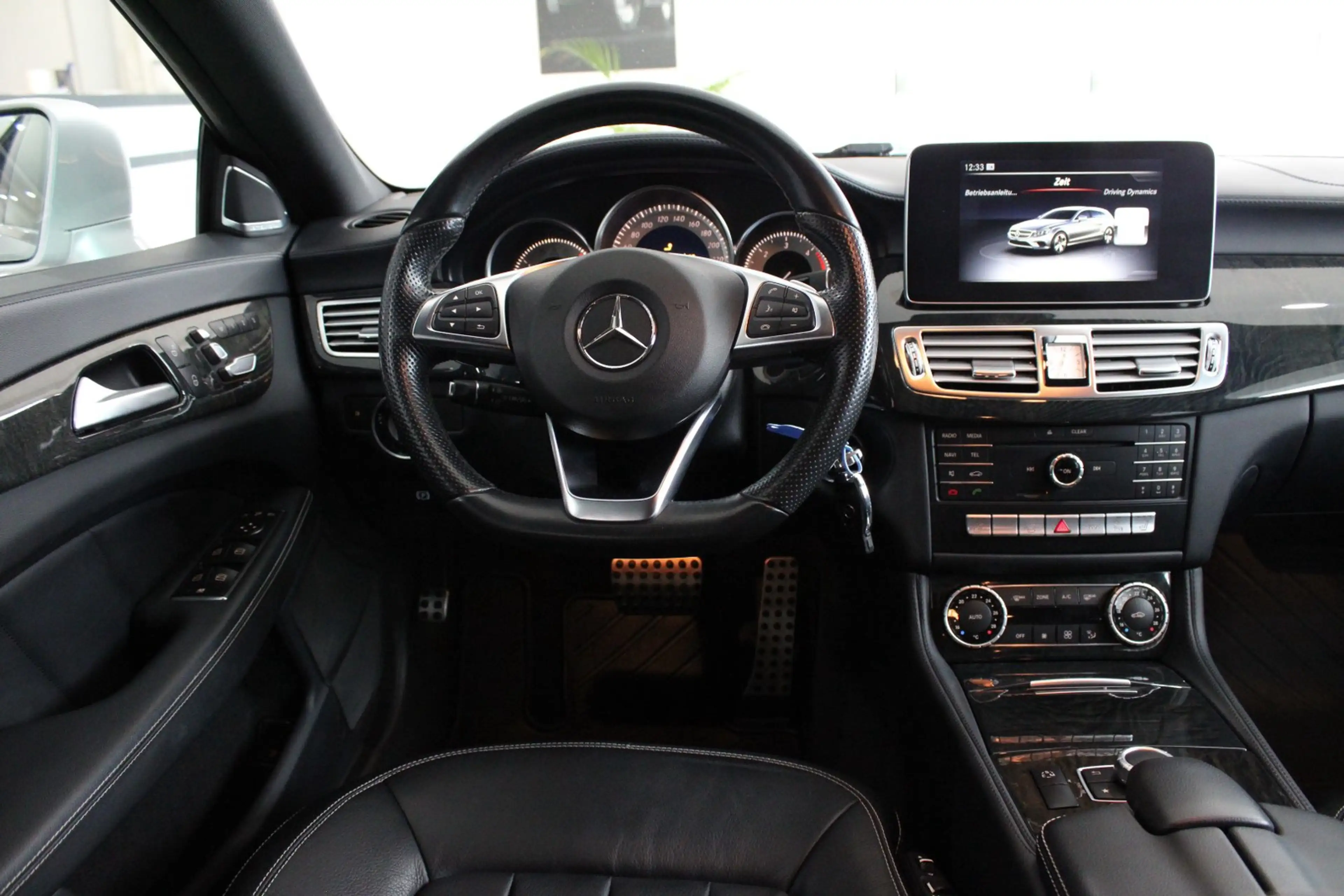 Mercedes-Benz CLS 350 d 4Matic AMG-Line*Multibeam LED — photo 15