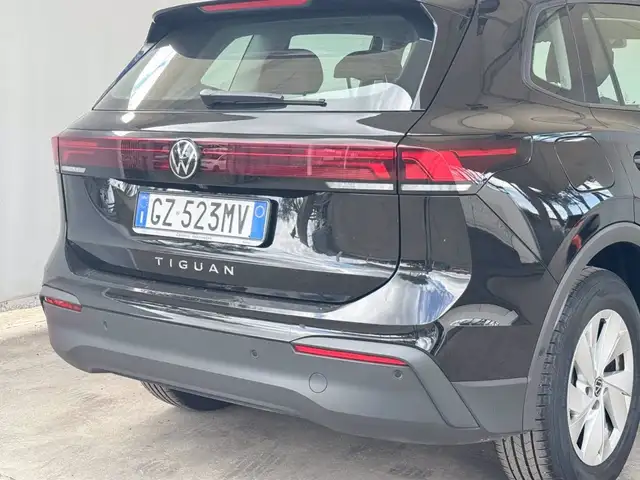 Volkswagen Tiguan view 18