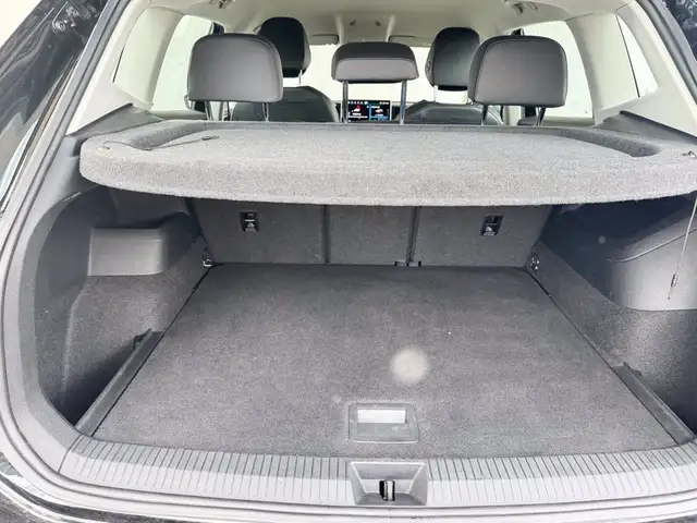 Volkswagen Tiguan view 12
