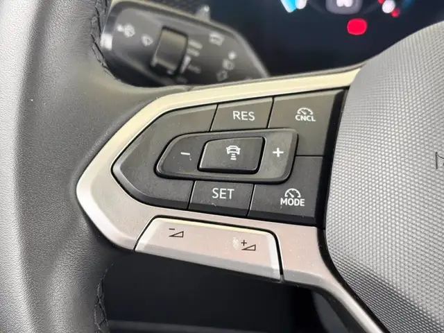 Volkswagen Tiguan view 21