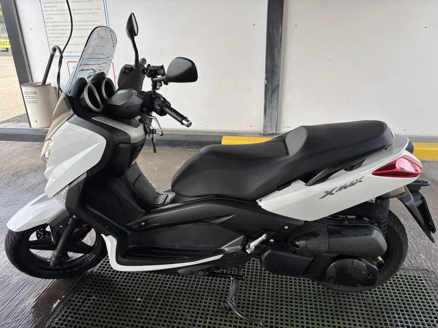 Yamaha X-Max 250 - 1