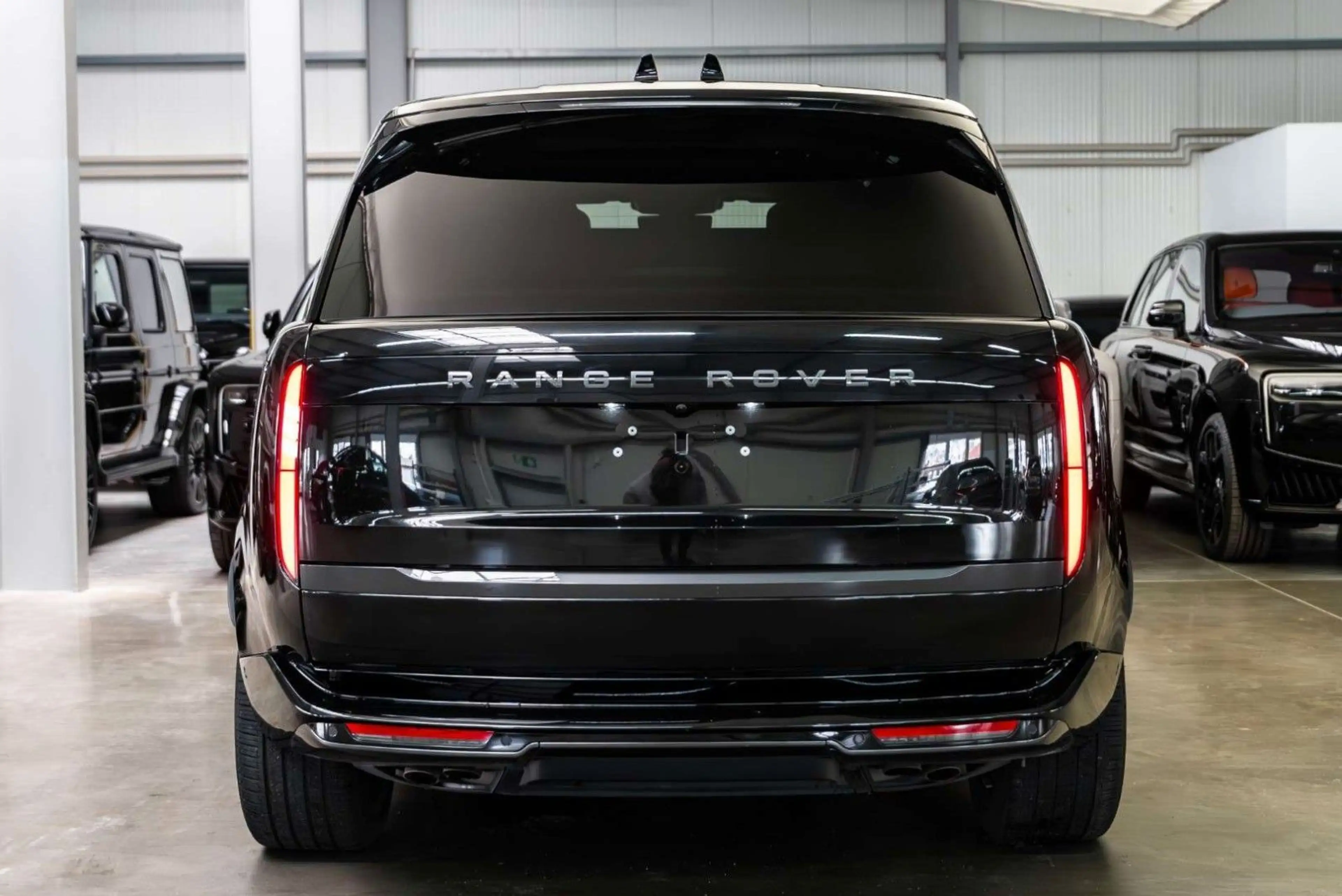 Land Rover Range Rover P530 LWB Autobiography / Prod. 2025 — photo 13