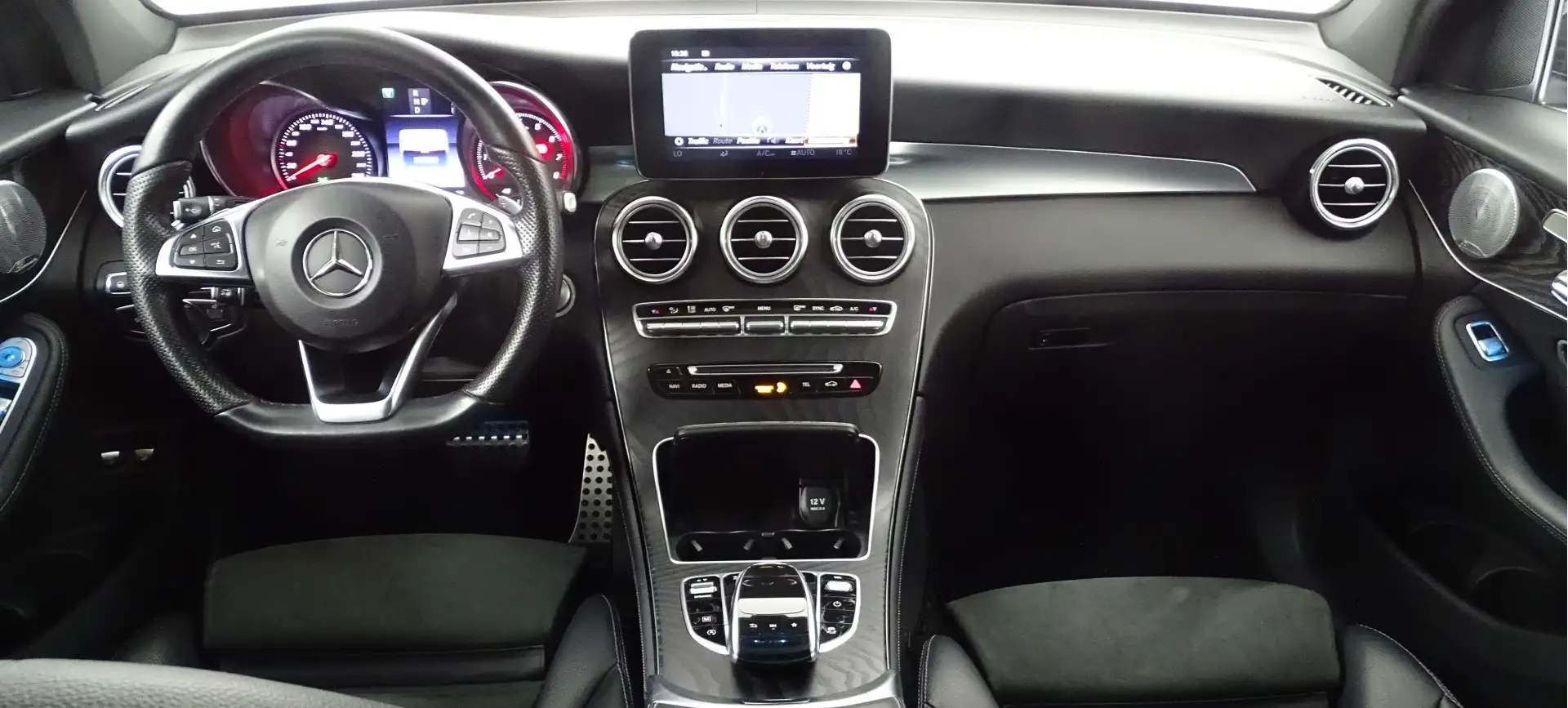 Mercedes-Benz GLC 250 AMG 4MATIC Premium NIGHT-BURMESTER-PANO-MEMORY-LED Zwart - 2