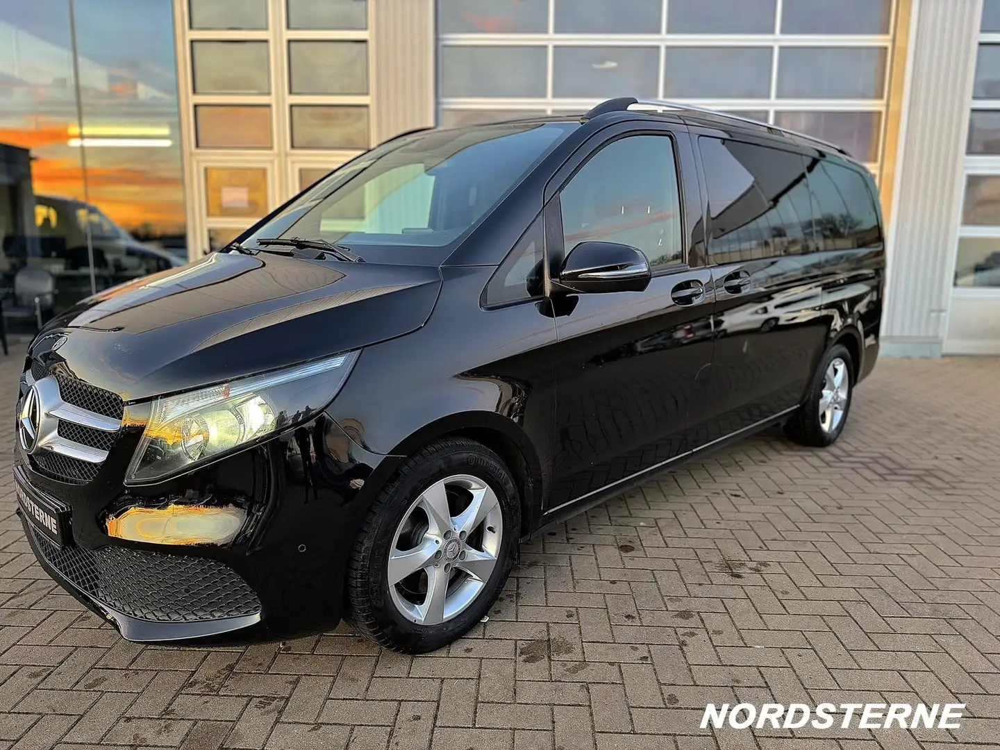 Mercedes-Benz V 220 V 220 d EDITION Lang AHK 2,5t el. Türen Navi BC Schwarz - 2