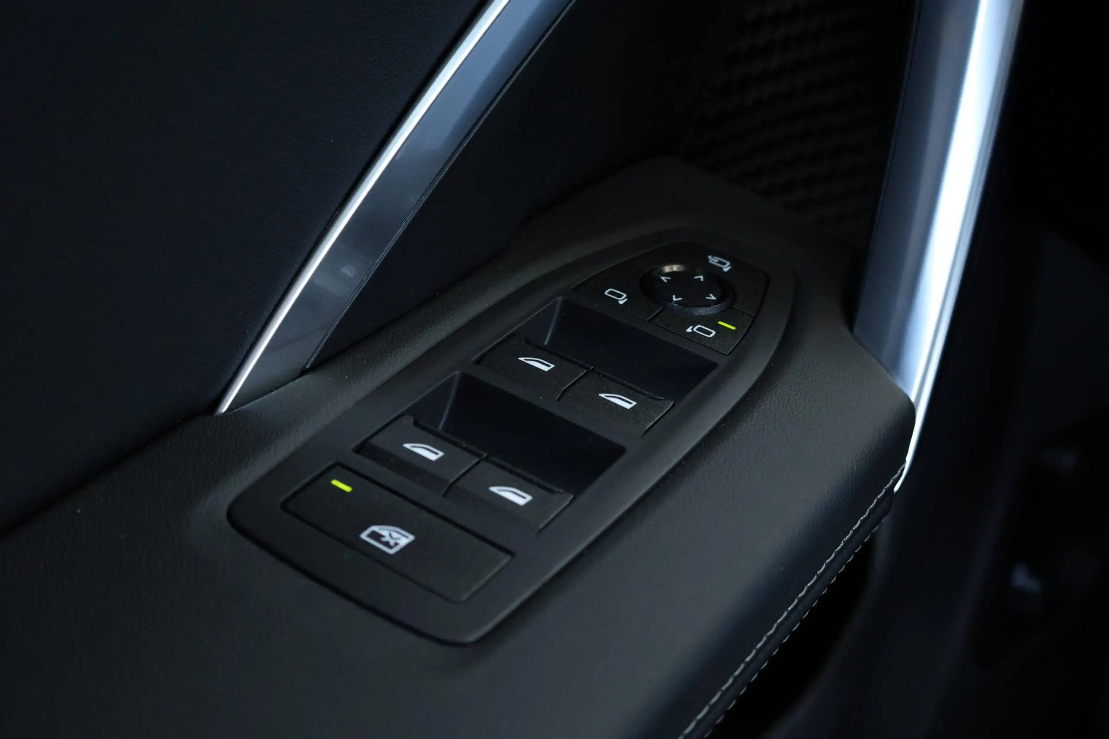 BMW iX2 eDrive20 67 kWh M Sport Edition M Sportpakket Pro — photo 15