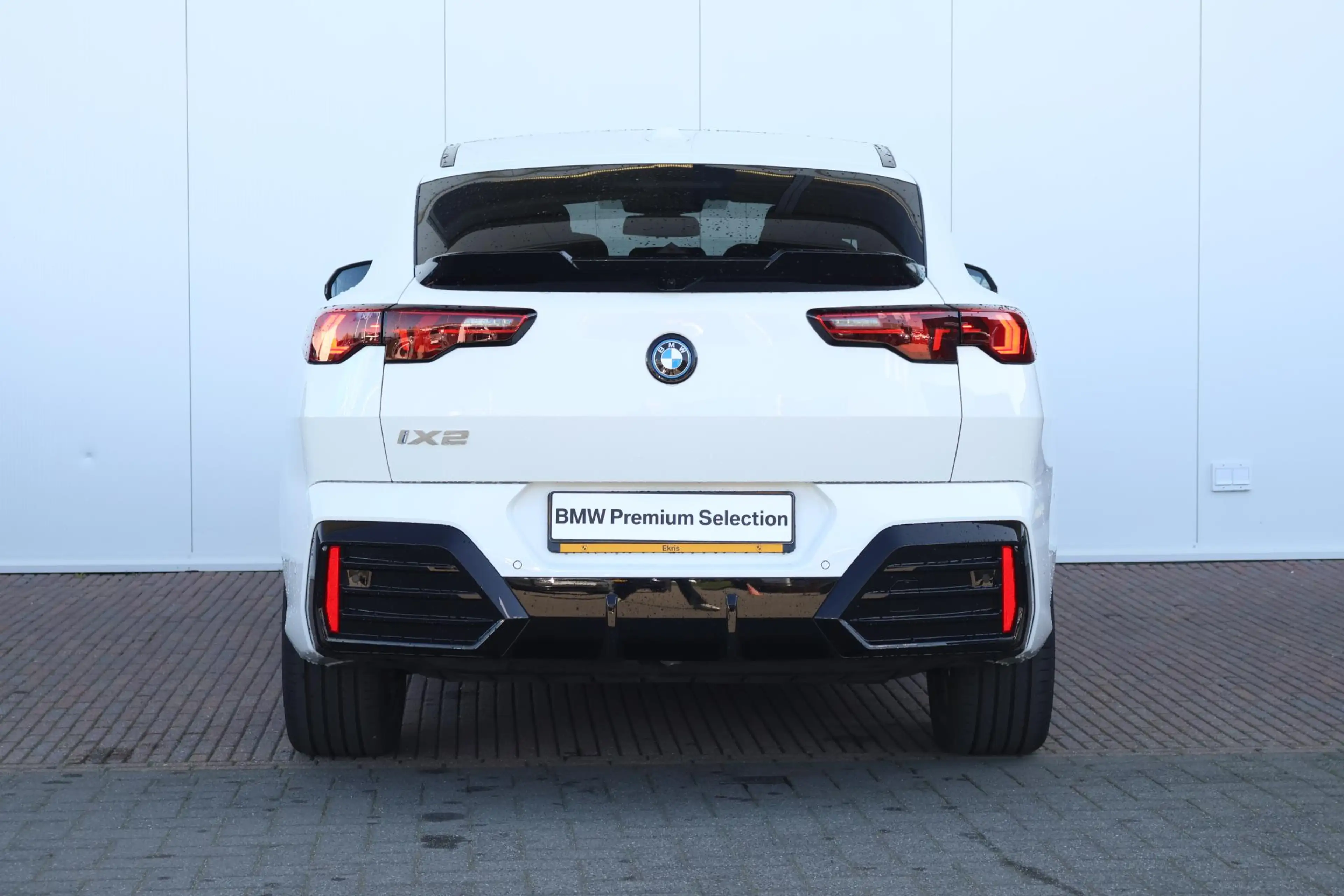 BMW iX2 eDrive20 67 kWh M Sport Edition M Sportpakket Pro — photo 8