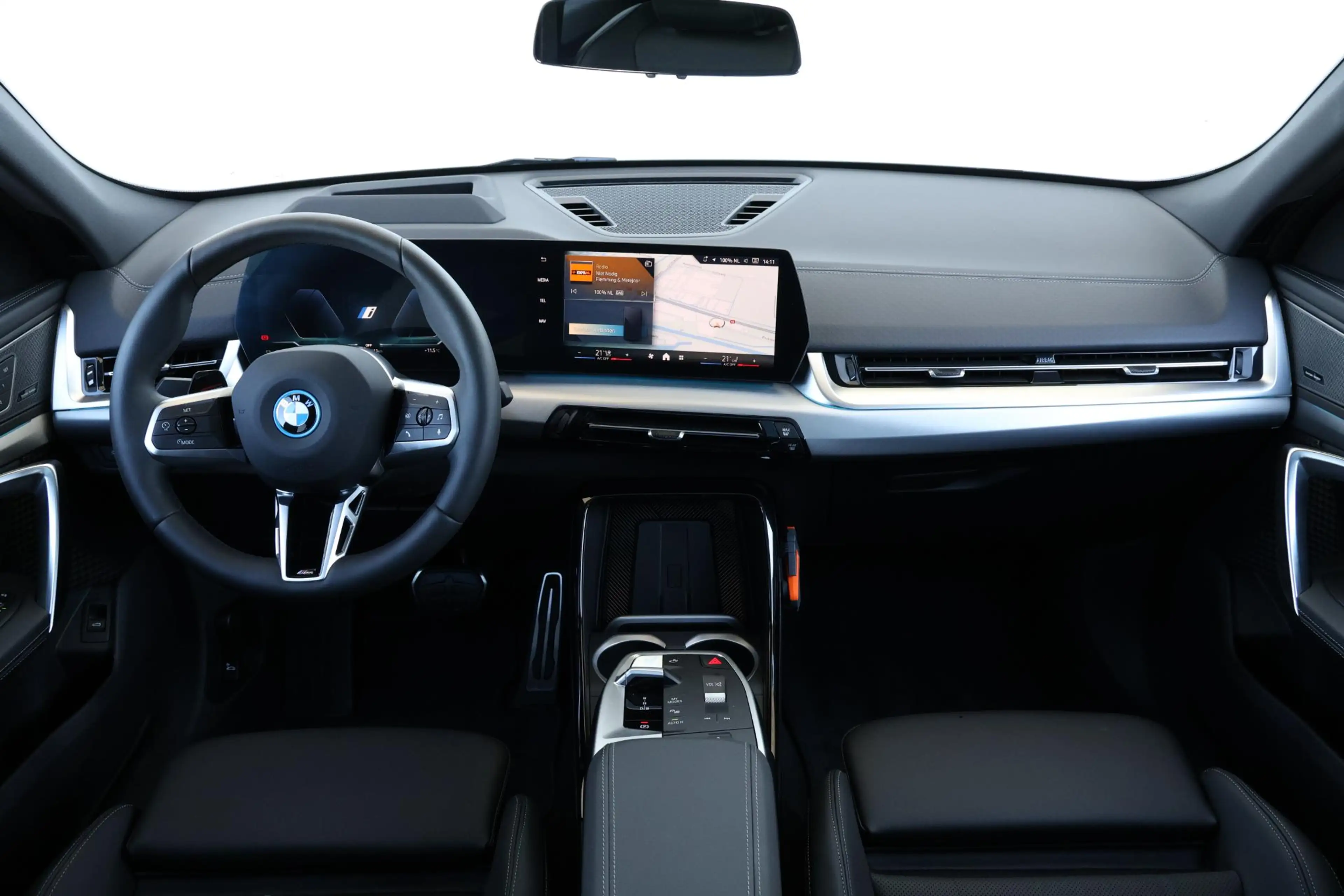 BMW iX2 eDrive20 67 kWh M Sport Edition M Sportpakket Pro — photo 12