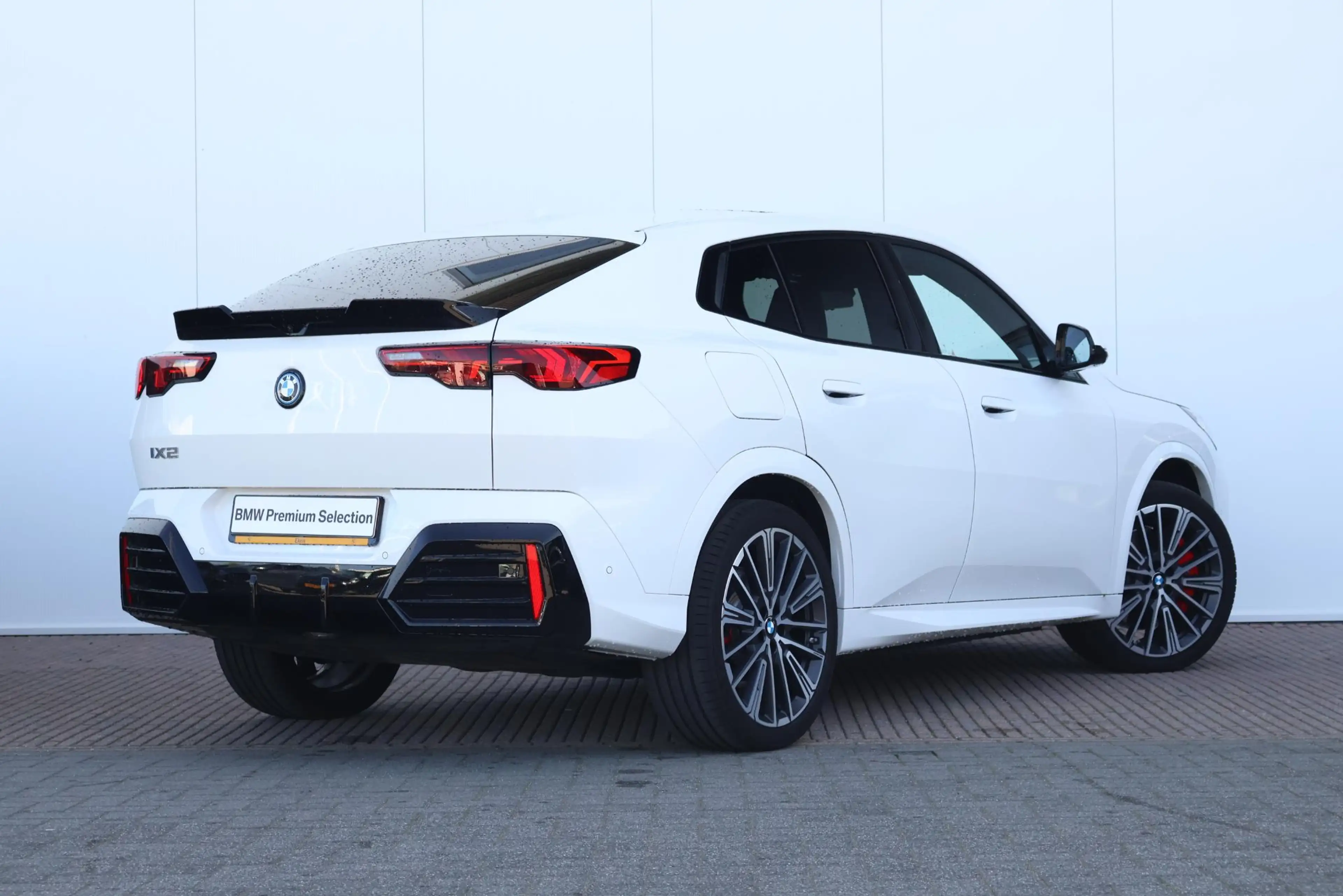 BMW iX2 eDrive20 67 kWh M Sport Edition M Sportpakket Pro — photo 7