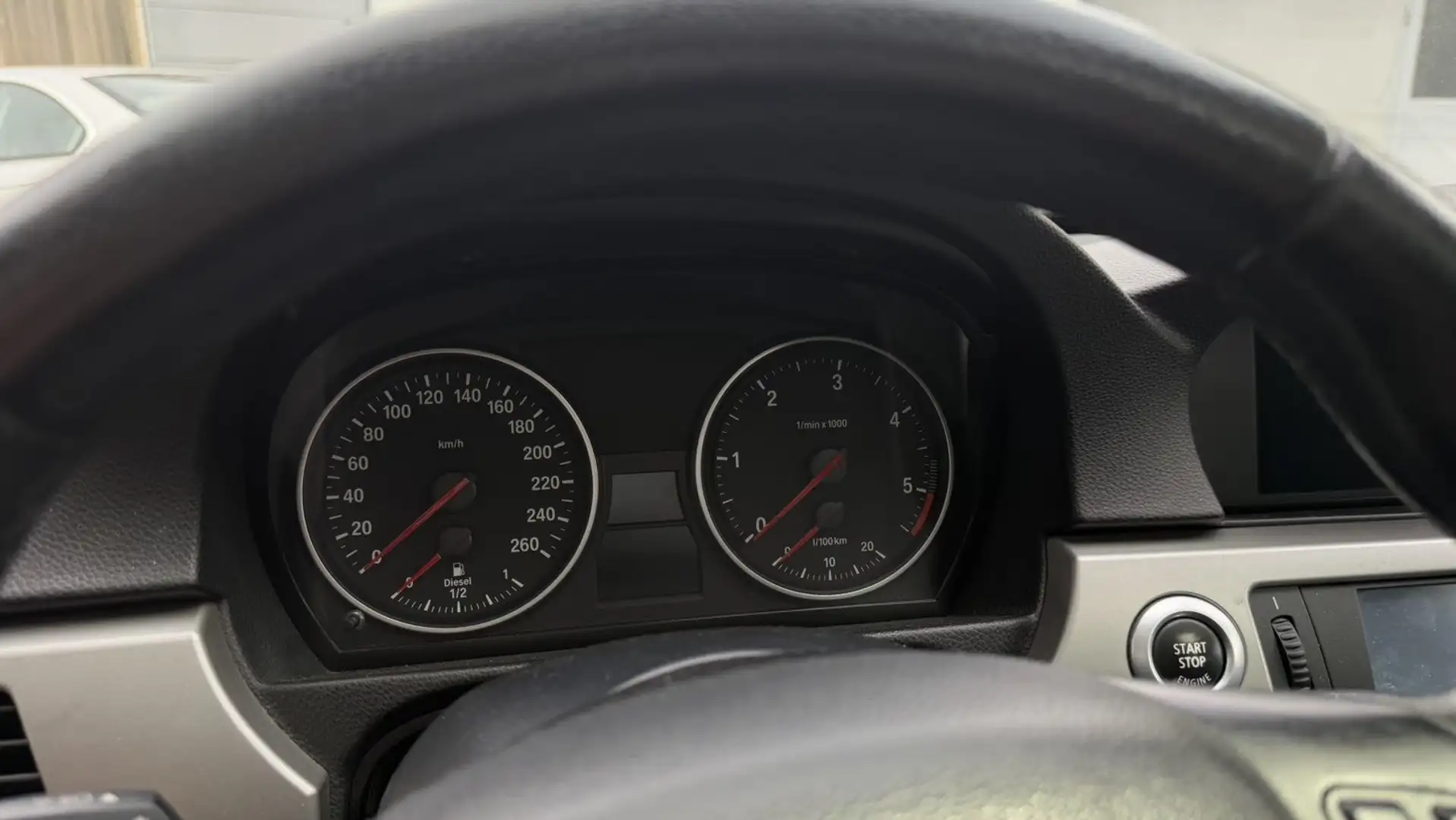 BMW 318 318d - 2