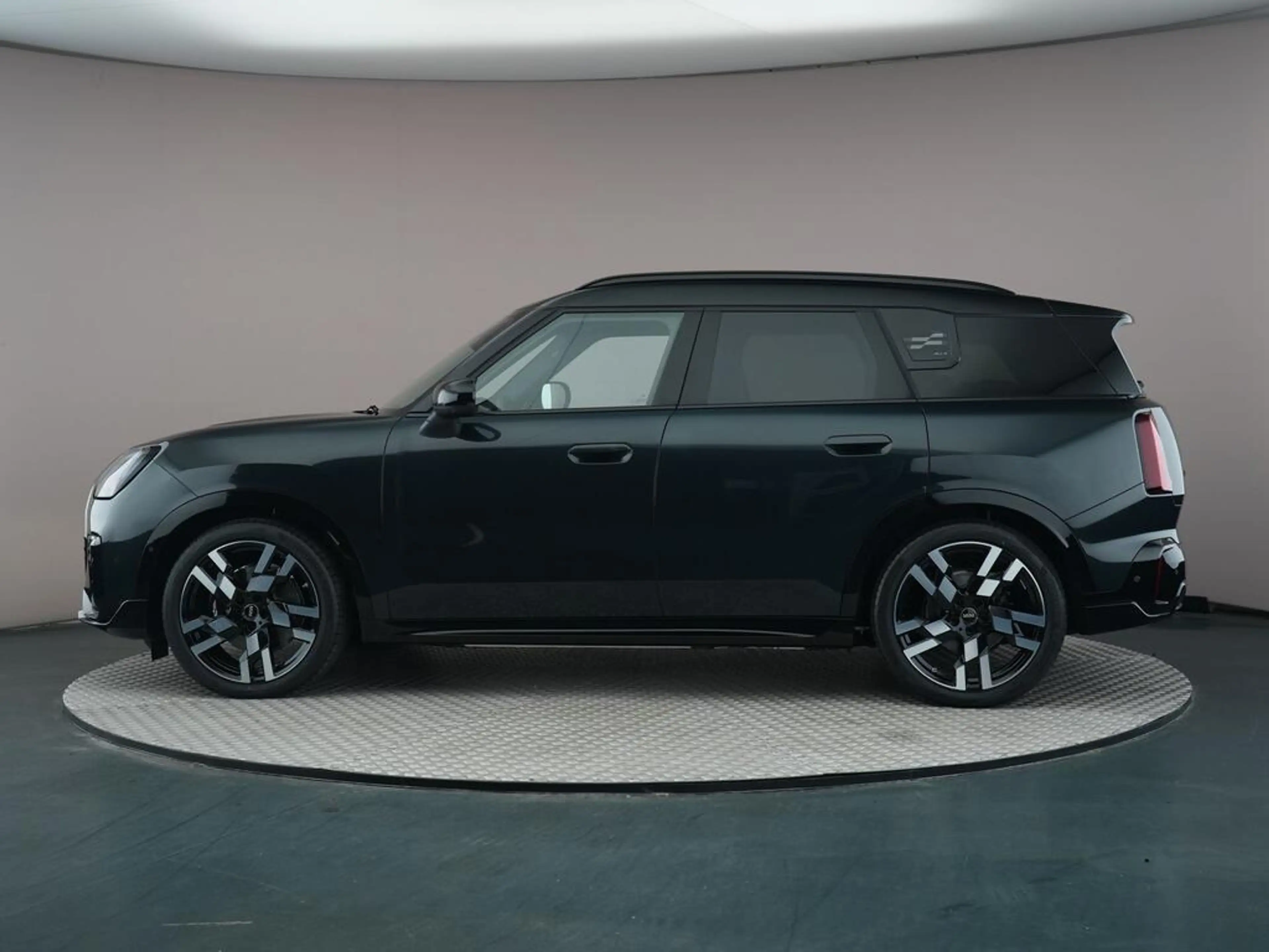 MINI John Cooper Works Countryman SE ALL4 XL 66.5 kWh — photo 8